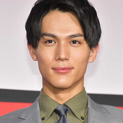 俳優・中川大志が新型…